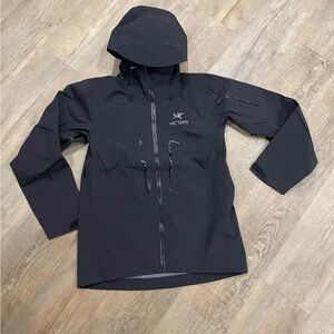 Arc'teryx Black Men's Raincoat Jacket